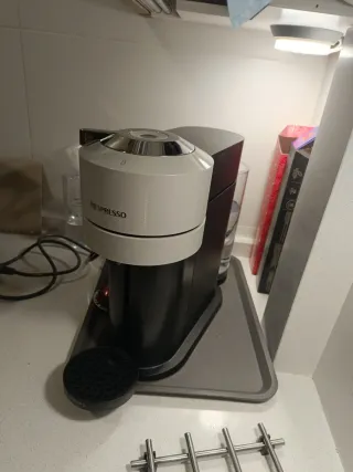 Cafetera Nespresso Vertuo Next C Gris