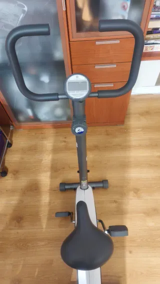 Bicicleta estática VM130 sin uso