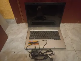 Vendo Ordenado antiguo Samsung