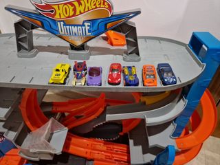 Parking Hot Wheels con más de 20 coches