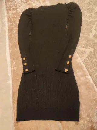 Vestido de punto negro con brillos