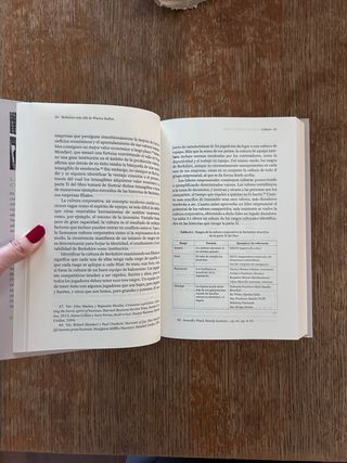 BERKSHIRE MÁS ALLÁ DE WARREN BUFFETT El duradero v