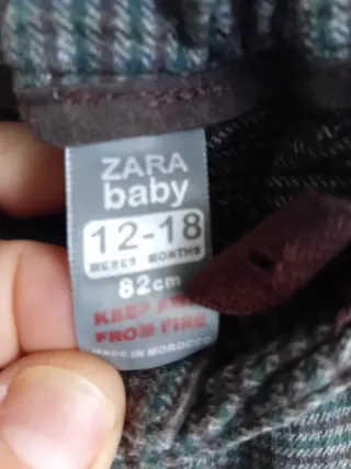 Chaqueta marrón con capucha para bebé