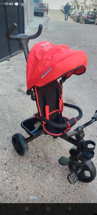 Triciclo infantil rojo y negro