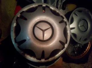 Tapacubos Mercedes Vito Originales (1 unidades)