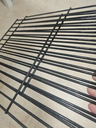 Barbacoa de carbón metálica.