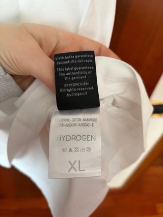 T-shirt Hydrogen bianca con teschi