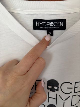 T-shirt Hydrogen bianca con teschi