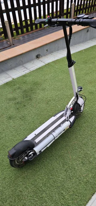 Patinete Eléctrico con Luces y Bocina