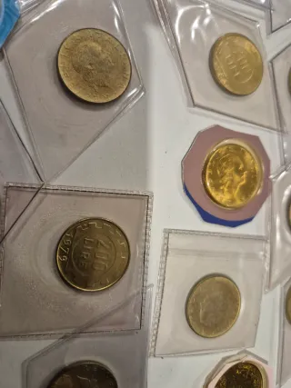 27 pezzi Monete da 200 Lire