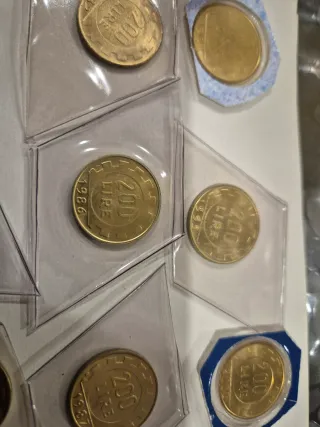 27 pezzi Monete da 200 Lire