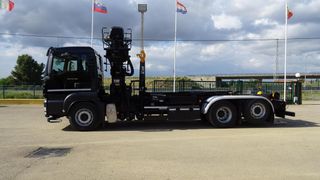 MAN TGS 26 440-CAMIONES GANCHO CON GRUA