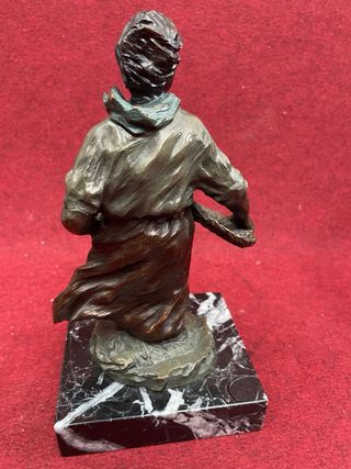 SCULTURA LUIS MORENO. TITOLO 'A CASA'