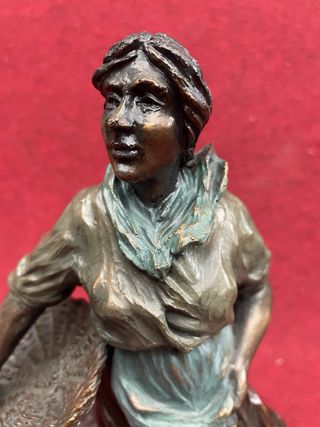 SCULTURA LUIS MORENO. TITOLO 'A CASA'