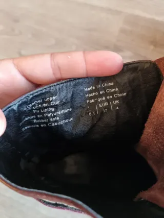 Botas granates tacon Shellys London con cordones