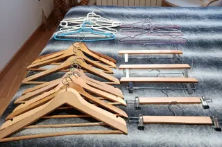 Lote de perchas en perfecto estado