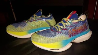 Zapatillas Hoka Cielo X1 Talla 44 Carbono