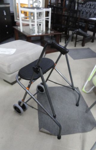 Andador 3ª Edad M.OCS Buen Estado