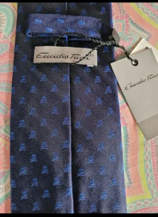 Corbata Emidio Tucci original a estrenar.