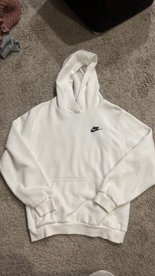 Sudadera Nike Blanca con Gorra