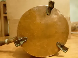 Antiguo calentador cobre mango madera