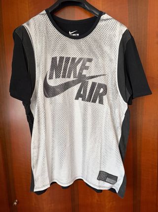 T-shirt Nike Air bianca e nera