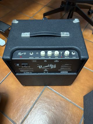 Amplificador Bajo Fender Rumble 25W