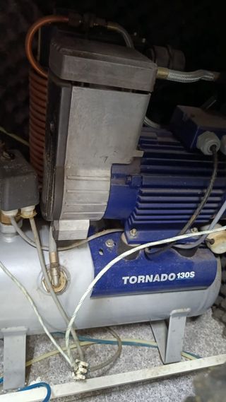 Compresor dental Dürr Tornado 130 S con sec