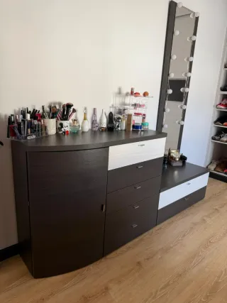 Mueble de armario con cajones