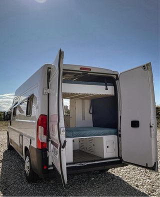 Se vende Peugeot Boxer L3H2 2022.