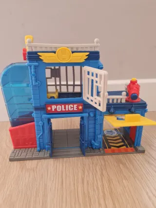 Comisaría Superthings Juguete