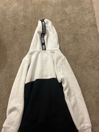 Jersey Hollister Blanco y Negro