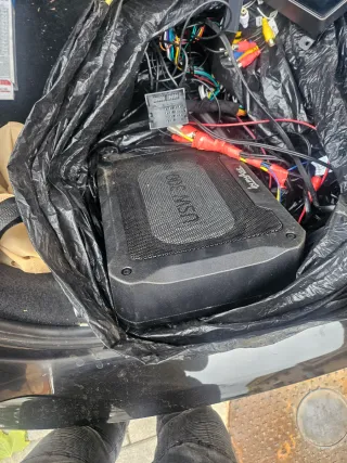 Pantalla coche + Subwoofer USW 300