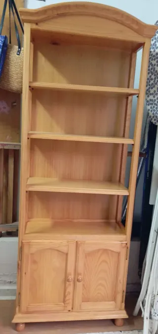 Vitrina de madera