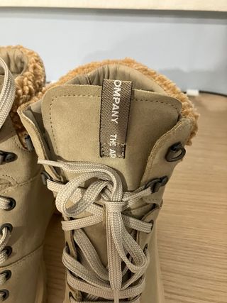 Botines beige con forro de borrego