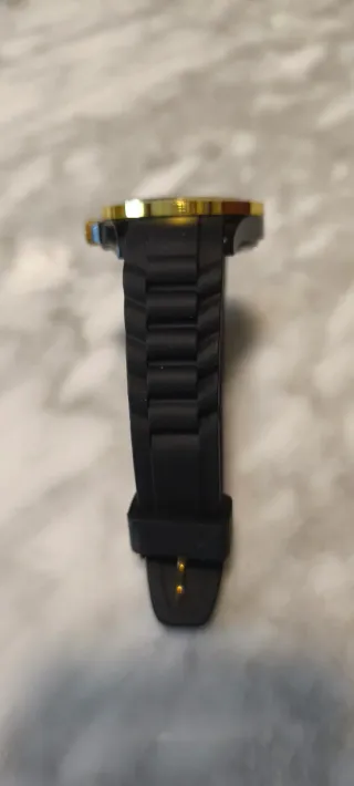 Reloj Neptune Negro y Dorado