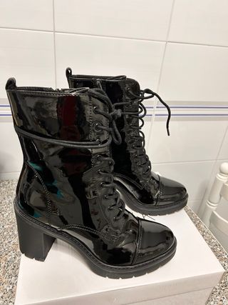 Botines charol negros tacón