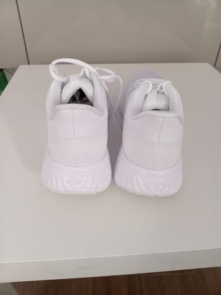 Zapatillas Nike Revolution 5 Talla 44 Blancas