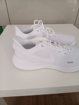 Zapatillas Nike Revolution 5 Talla 44 Blancas