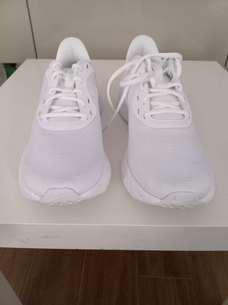 Zapatillas Nike Revolution 5 Talla 44 Blancas