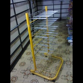 Espositore metallo giallo