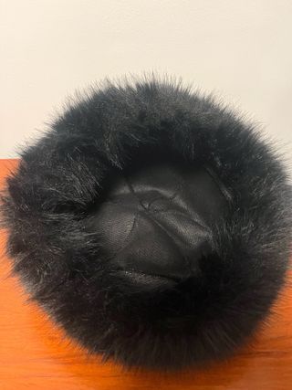 Gorro de pelo estilo ruso color negro