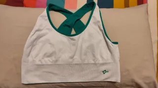 Top deportivo reversible verde y blanco