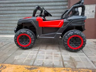 Coche de batería infantil rojo y negro