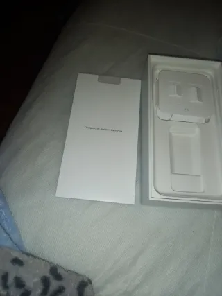 Caja iPhone 64GB Roja