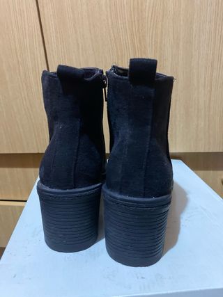 Botines negros tacón