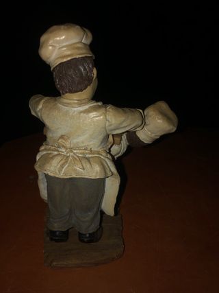 Lote 3 figuras: Águila, Chef, Conejos