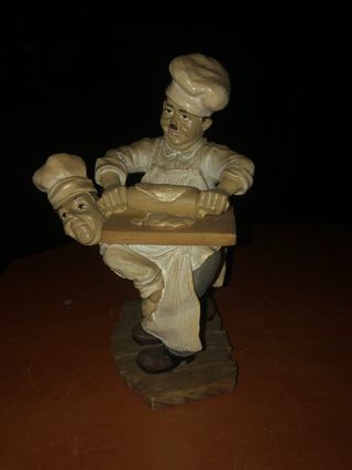 Lote 3 figuras: Águila, Chef, Conejos