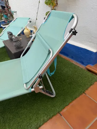 2 Tumbonas plegables plateadas y turquesa