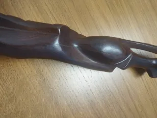 Talla de madera figura mujer